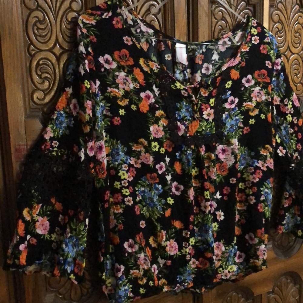 Beautiful,Colorful Floral Woman’s Top